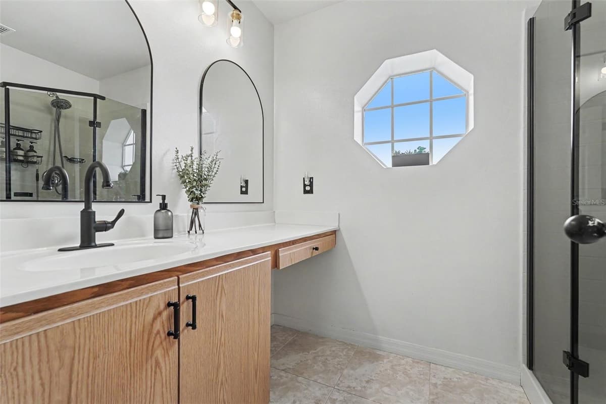 534 DAVIDSON STREET — photo 14 of 23