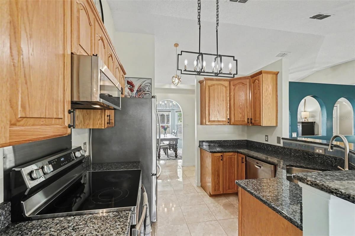 534 DAVIDSON STREET — photo 10 of 23