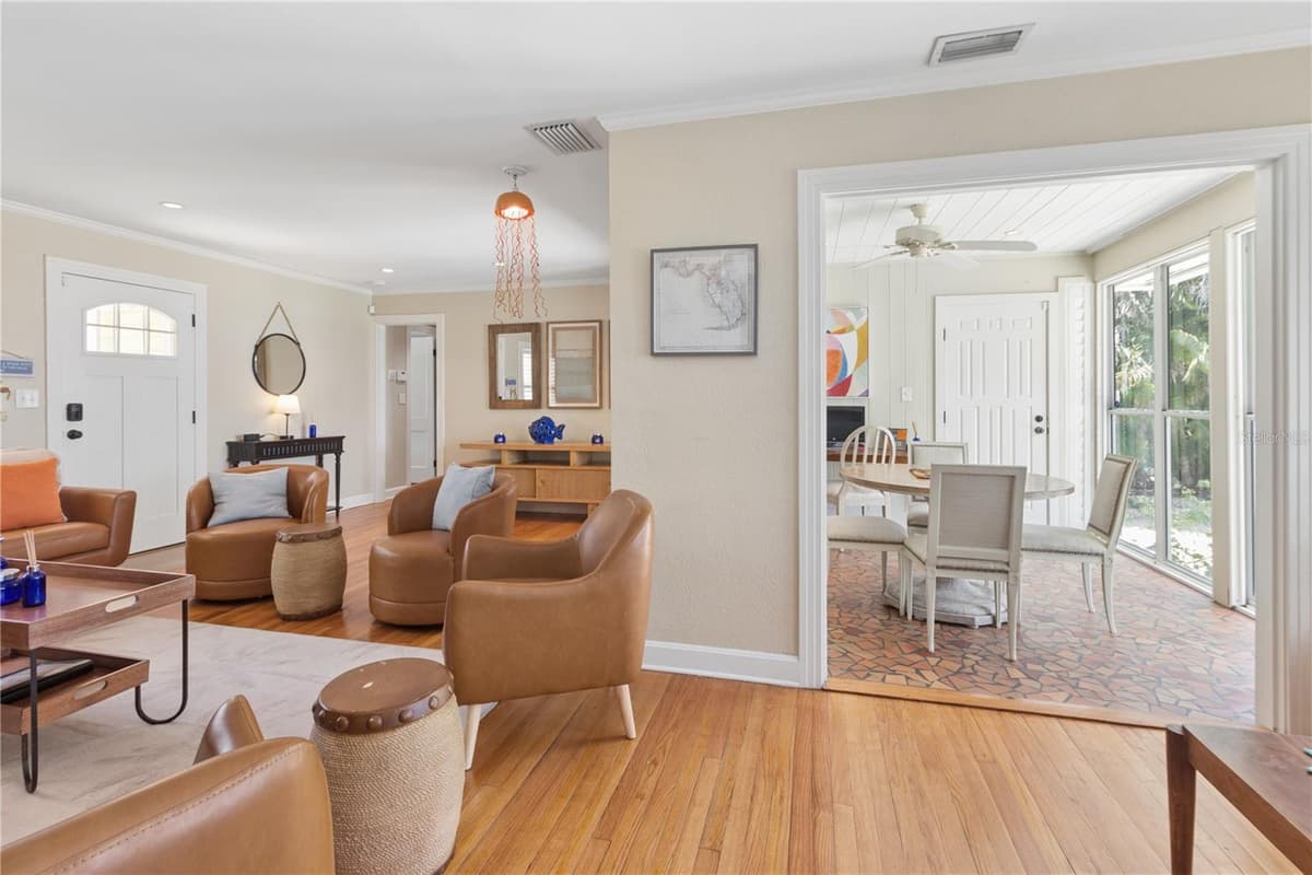 110 DEVON DRIVE — photo 33 of 41