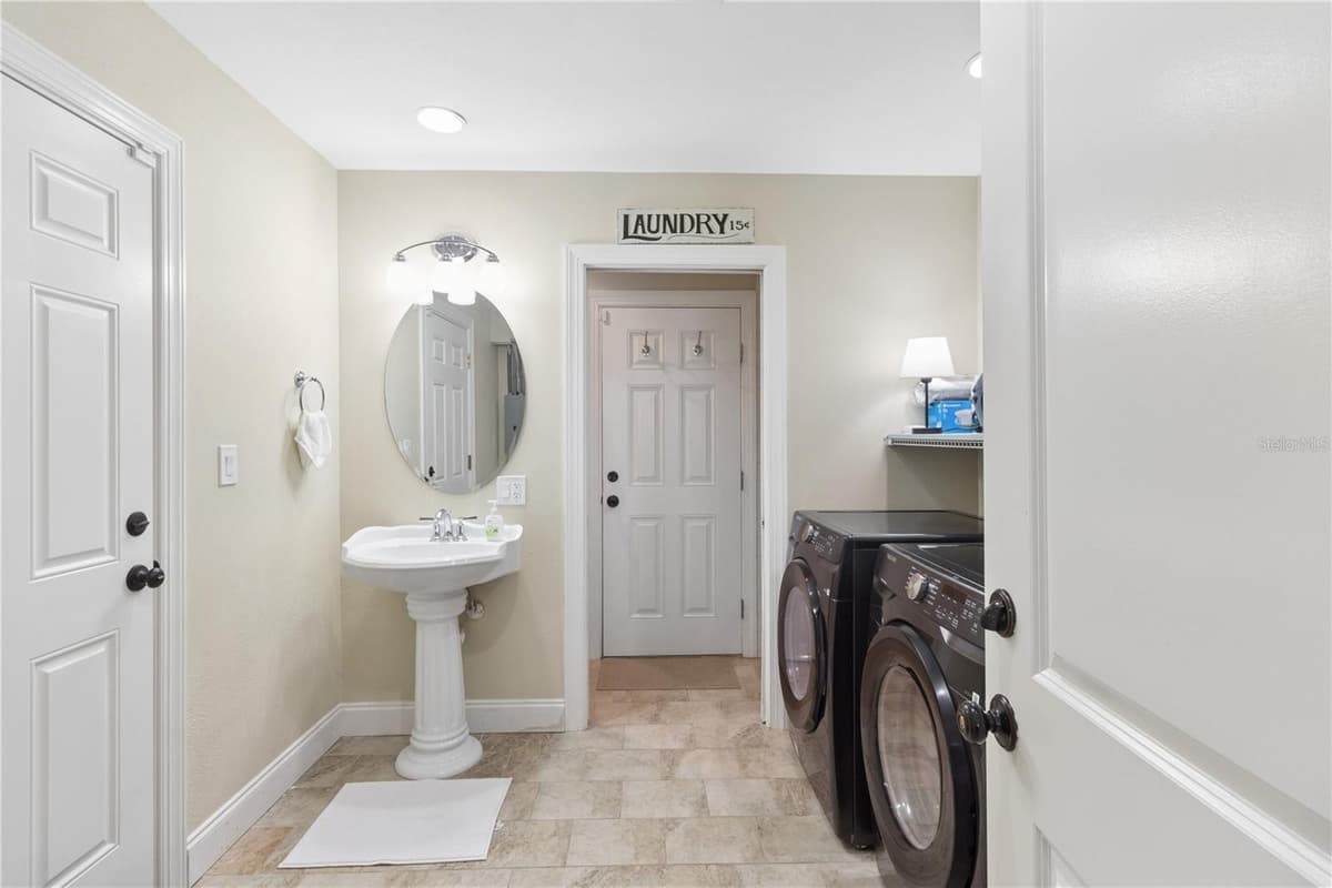 110 DEVON DRIVE — photo 36 of 41