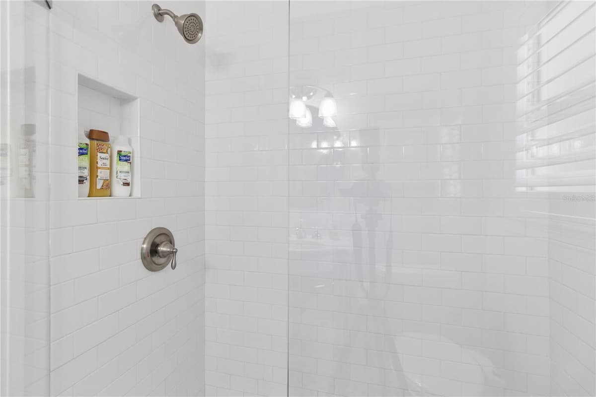 110 DEVON DRIVE — photo 21 of 41