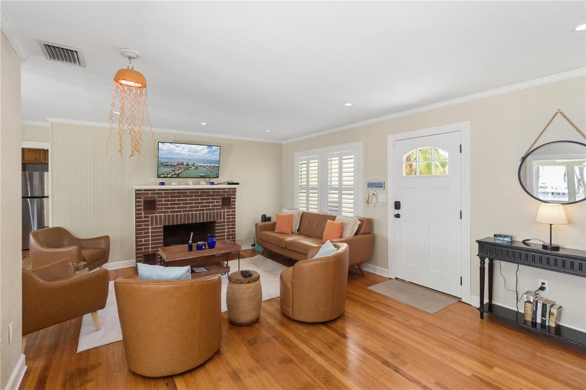 110 DEVON DRIVE — photo 14 of 41
