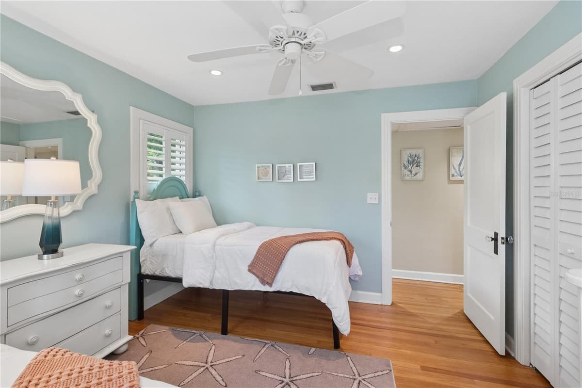 110 DEVON DRIVE — photo 19 of 41