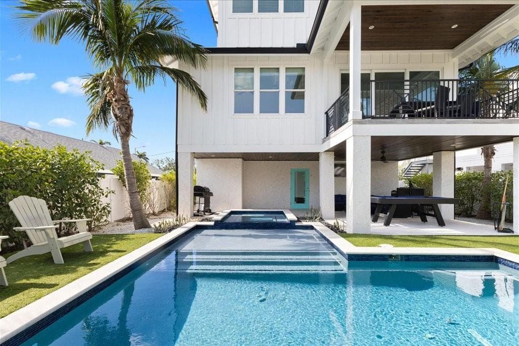 239 HARBOR DRIVE — photo 3 of 50