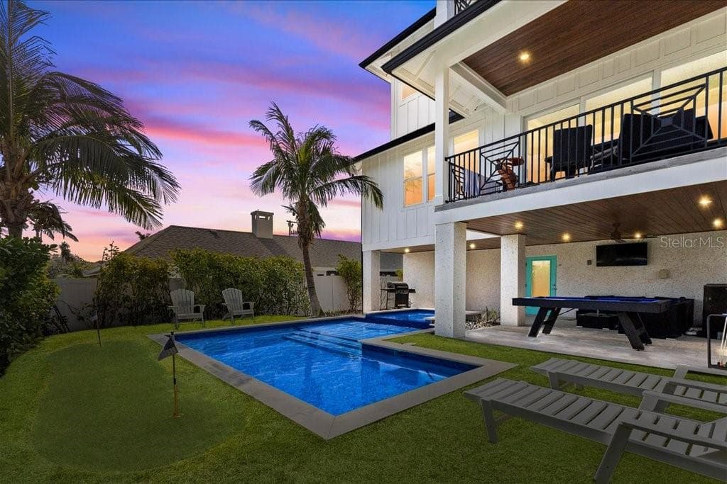 239 HARBOR DRIVE — photo 4 of 50