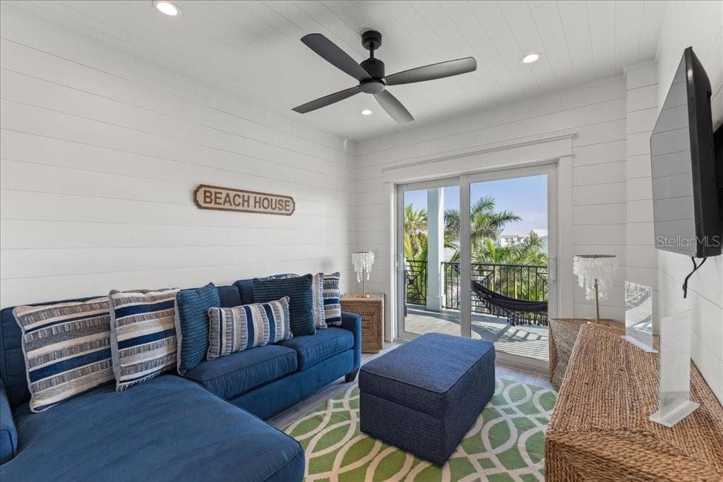 239 HARBOR DRIVE — photo 31 of 50