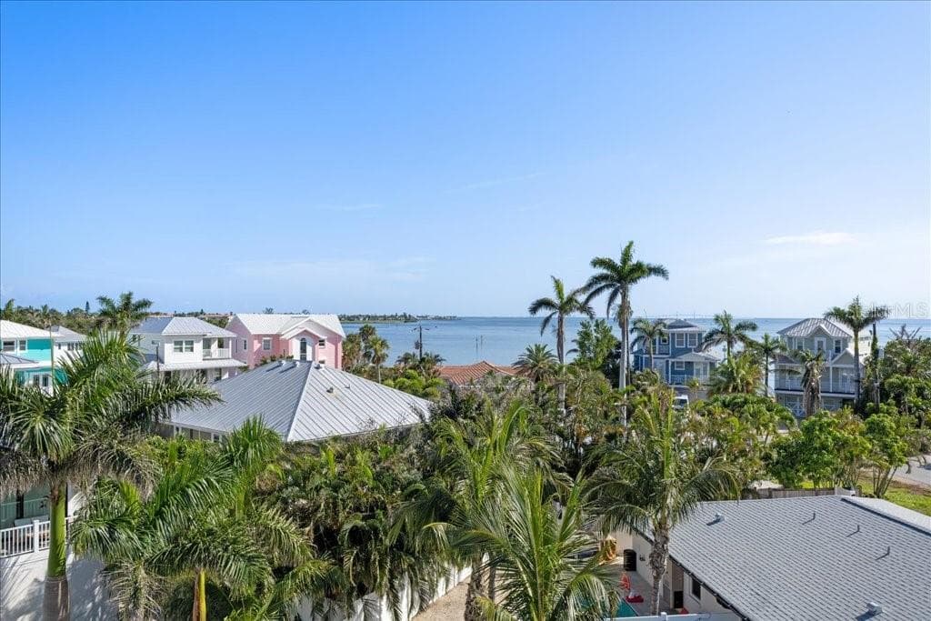 239 HARBOR DRIVE — photo 39 of 50