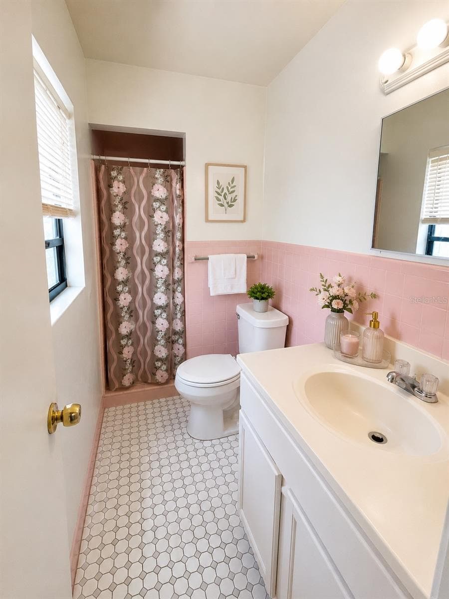 6233 OAKCREST CIRCLE — photo 8 of 10