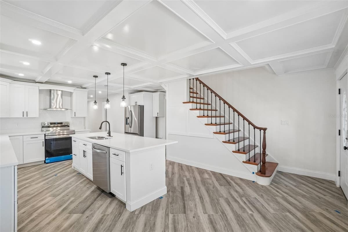 1810 MARYLAND AVENUE — photo 4 of 29