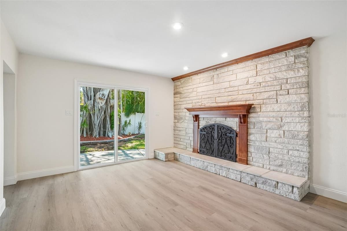 1810 MARYLAND AVENUE — photo 3 of 29