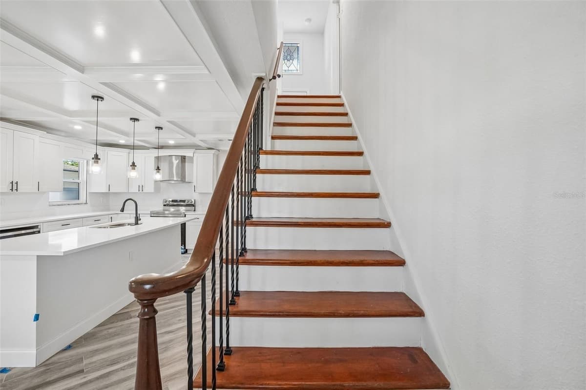 1810 MARYLAND AVENUE — photo 2 of 29