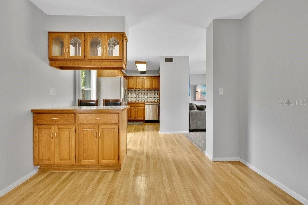 7400 36TH AVENUE — photo 8 of 29