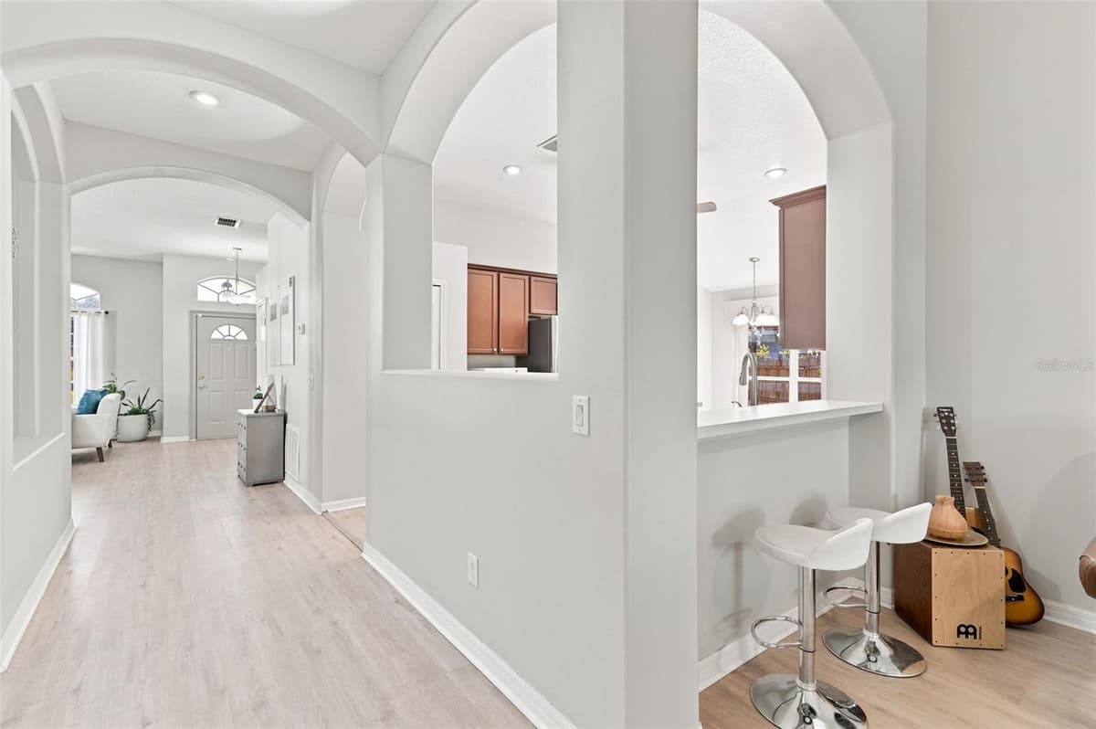 578 ZACHARY DRIVE — photo 13 of 33