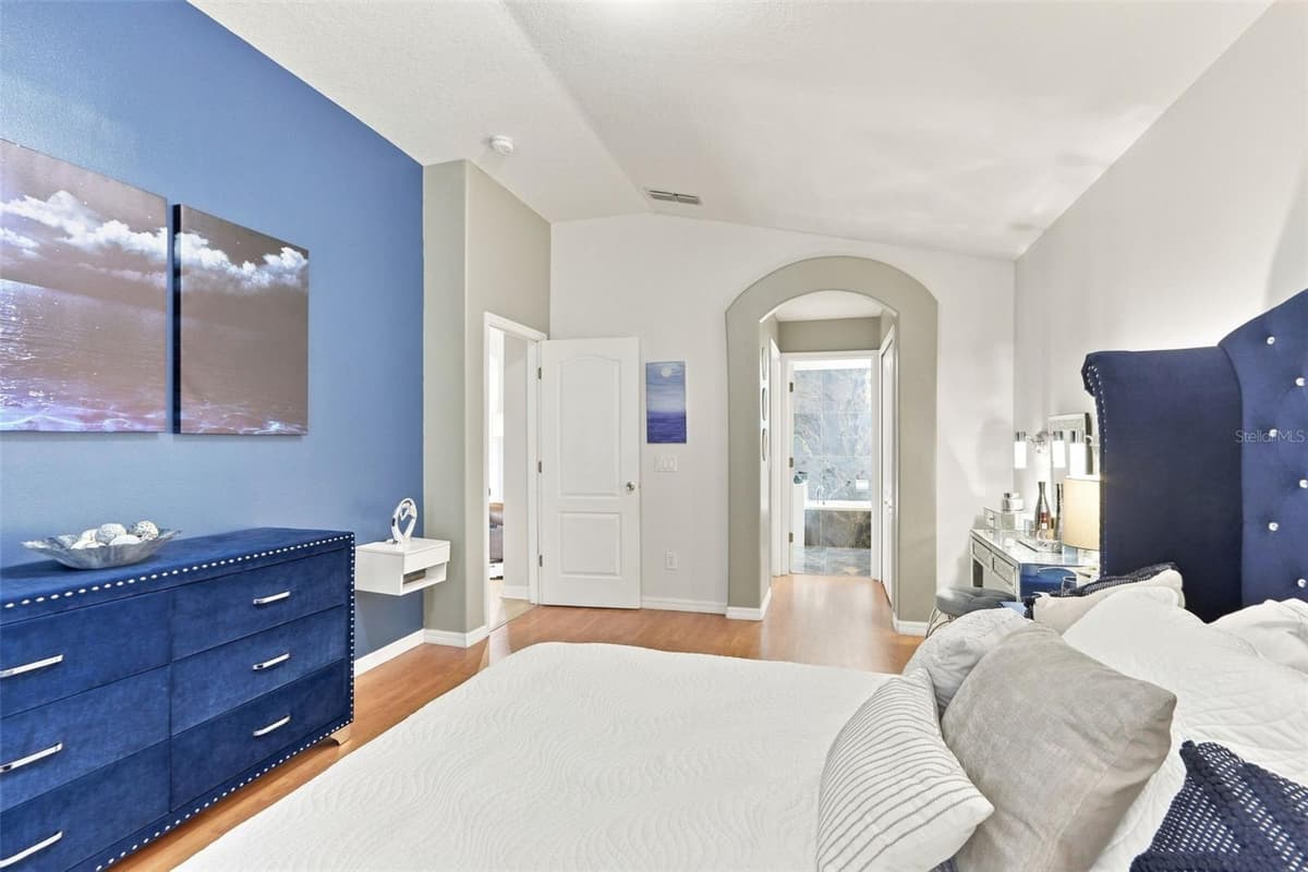 578 ZACHARY DRIVE — photo 17 of 33