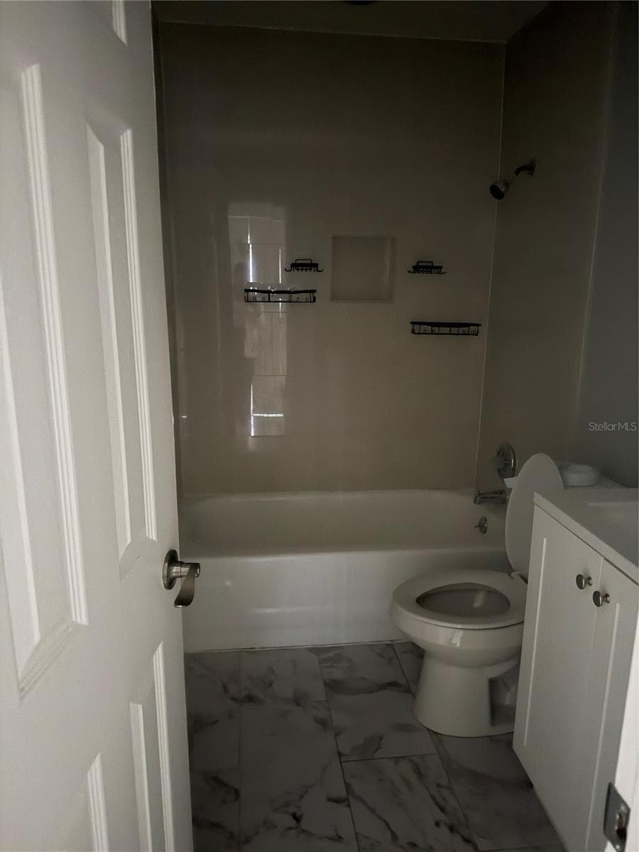 916 LAKE DESTINY ROAD — photo 9 of 10