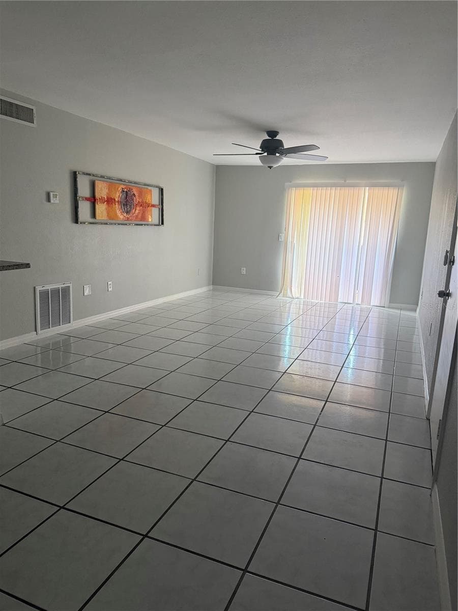 916 LAKE DESTINY ROAD — photo 3 of 10