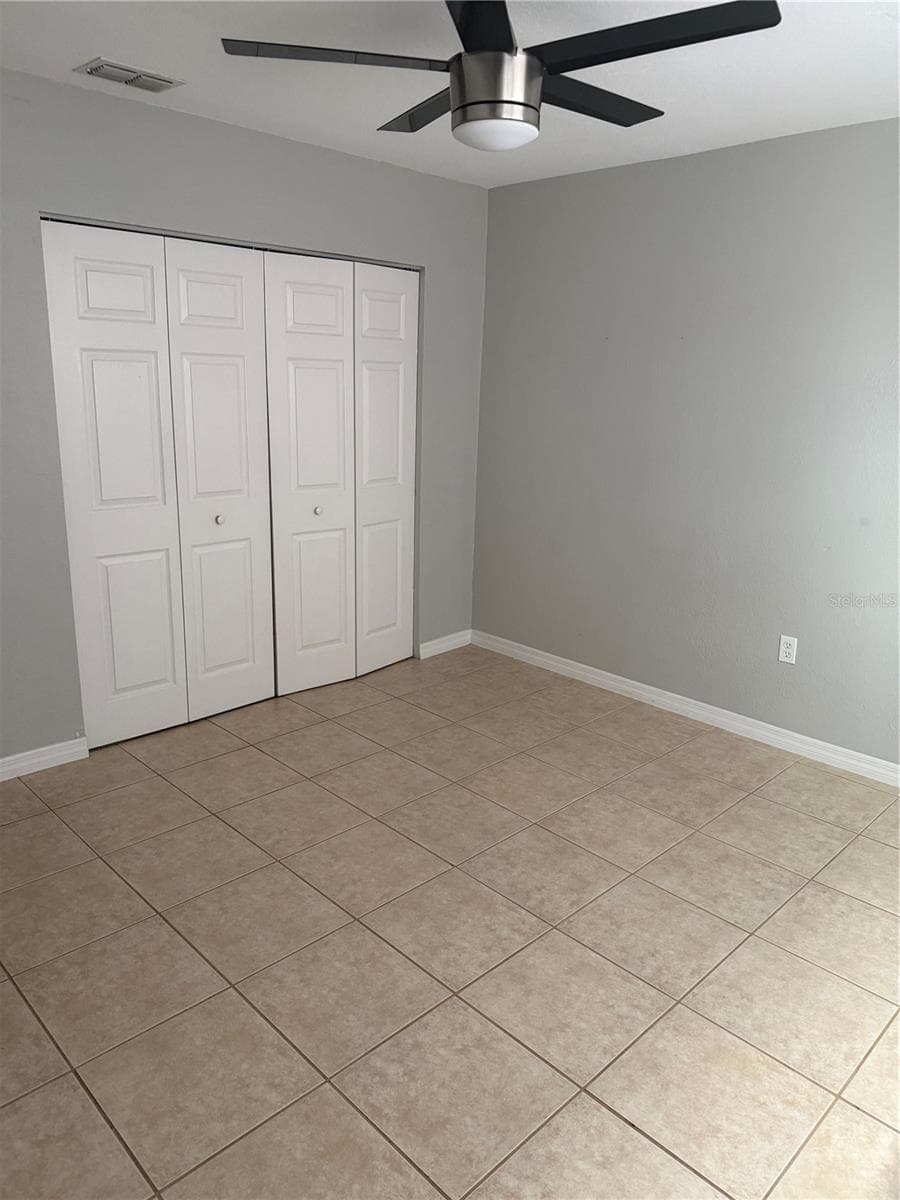 916 LAKE DESTINY ROAD — photo 4 of 10