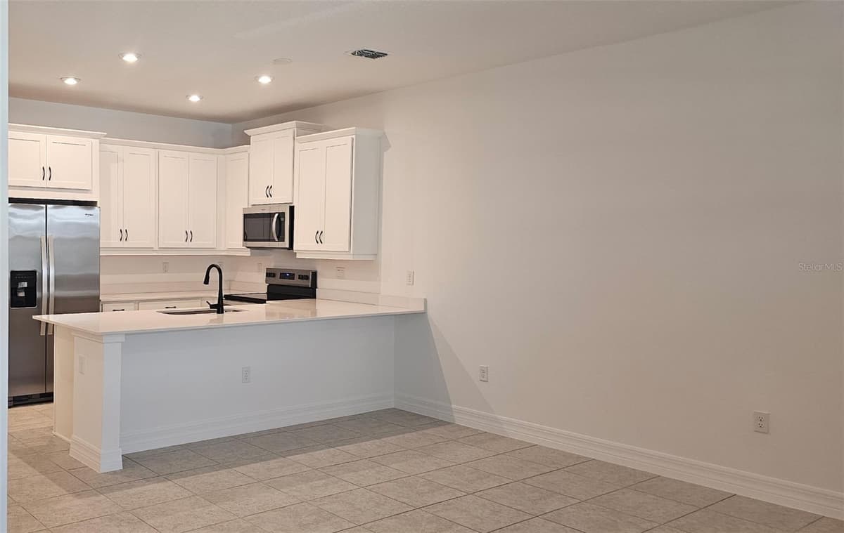 180 RAINWOOD STREET — photo 6 of 40