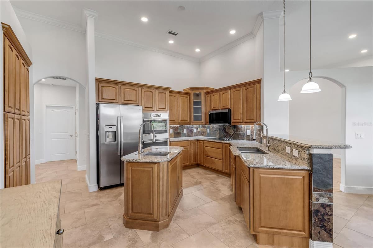 10749 ASTATULA LANE — photo 14 of 37