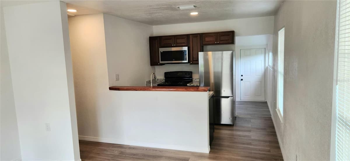 125 GOODRICH AVENUE — photo 6 of 11