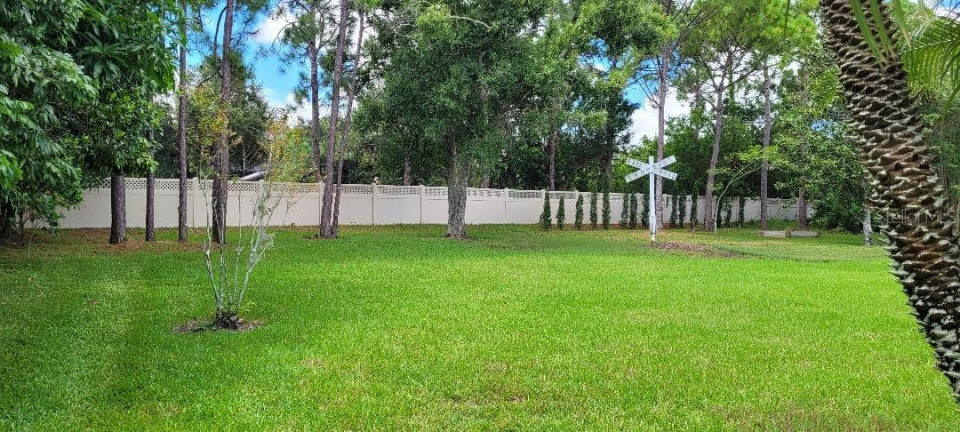 2675 LAKEBREEZE LANE — photo 32 of 33