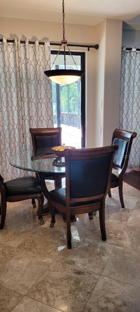 2675 LAKEBREEZE LANE — photo 8 of 33