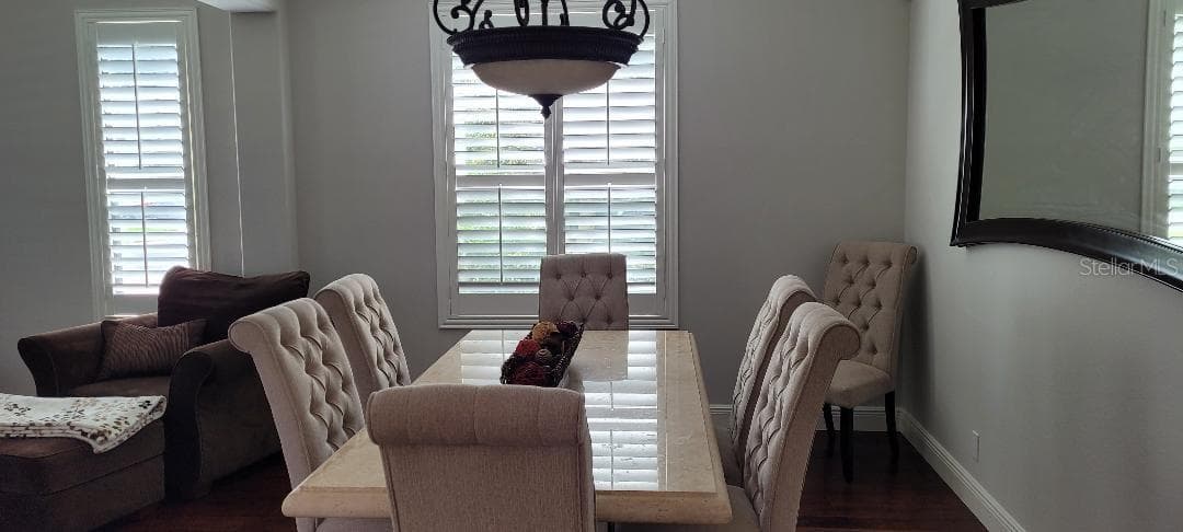 2675 LAKEBREEZE LANE — photo 9 of 33