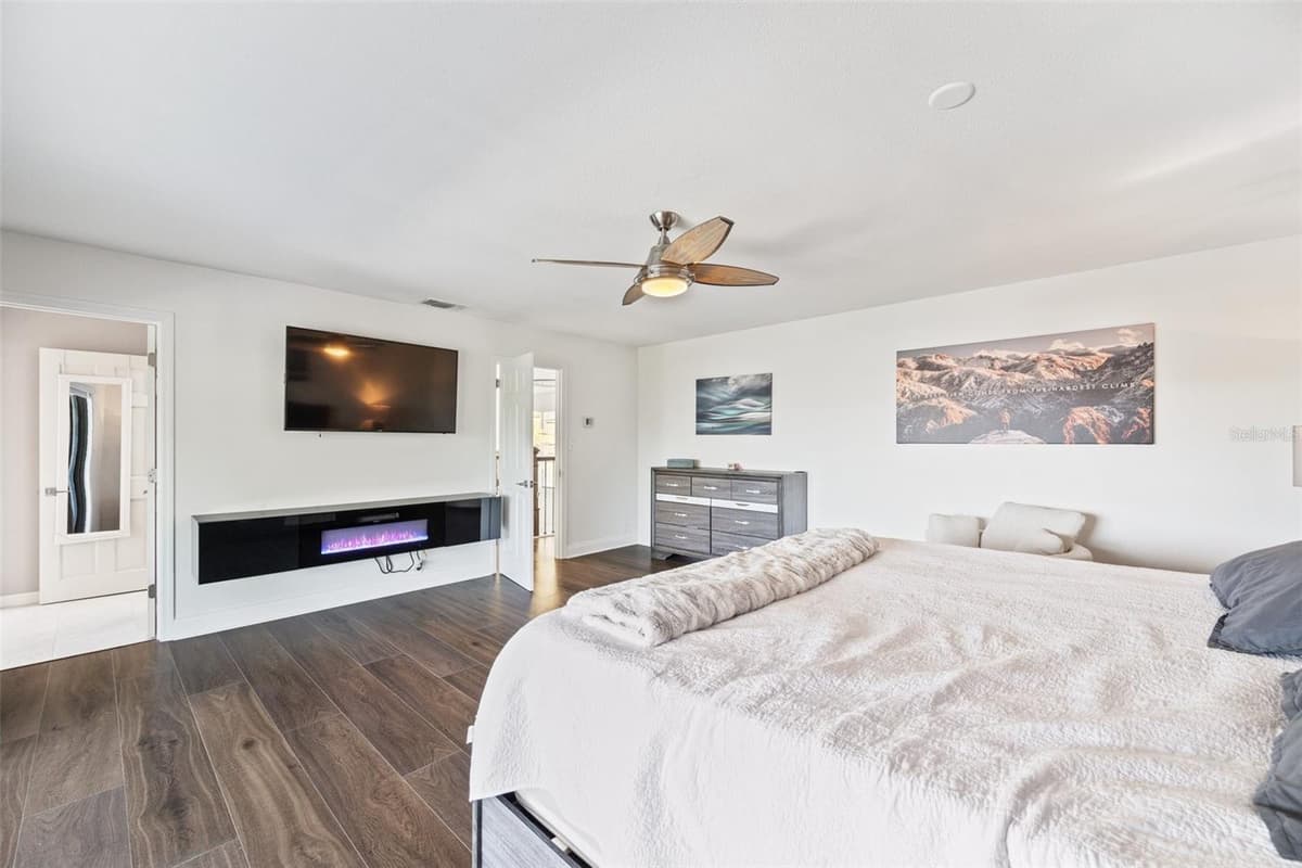 4213 DEEPWATER LANE — photo 37 of 90