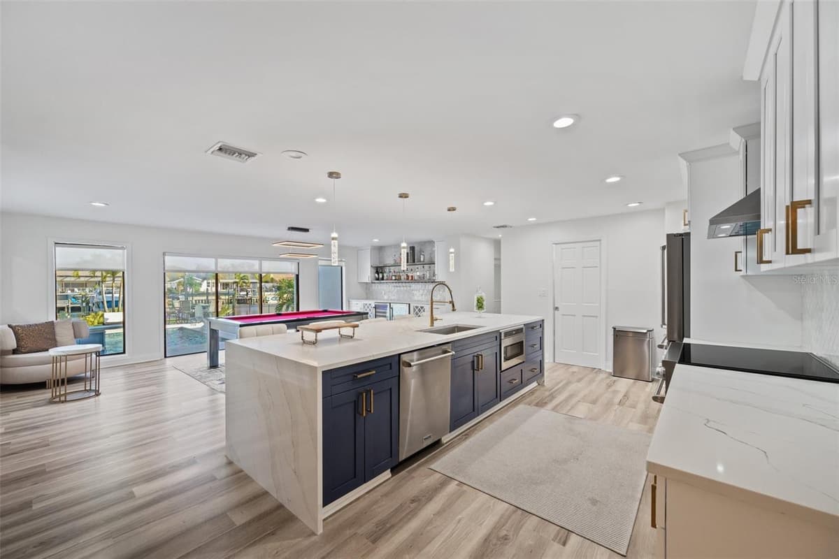 4213 DEEPWATER LANE — photo 12 of 90