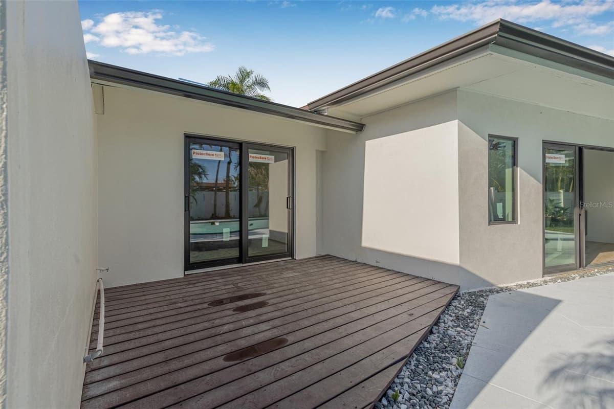 4495 CLEARWATER HARBOR DRIVE — photo 34 of 40
