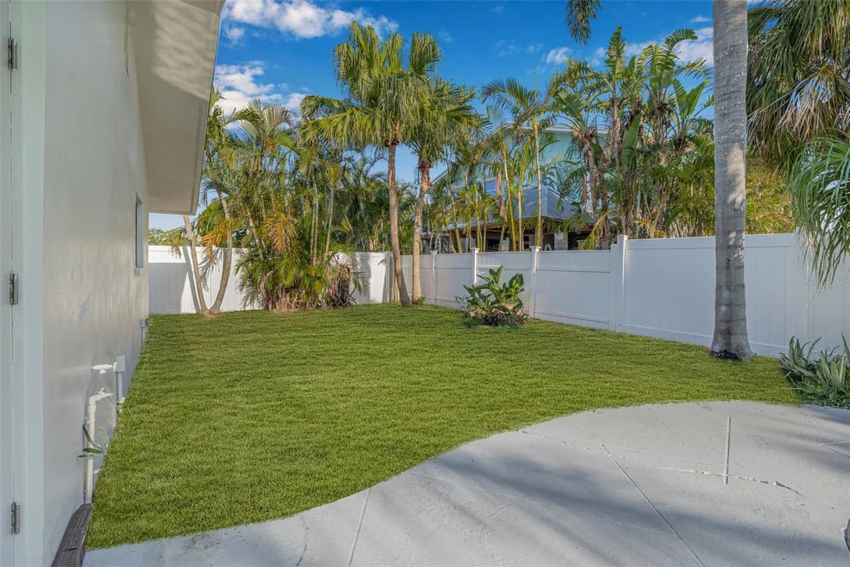 4495 CLEARWATER HARBOR DRIVE — photo 36 of 40