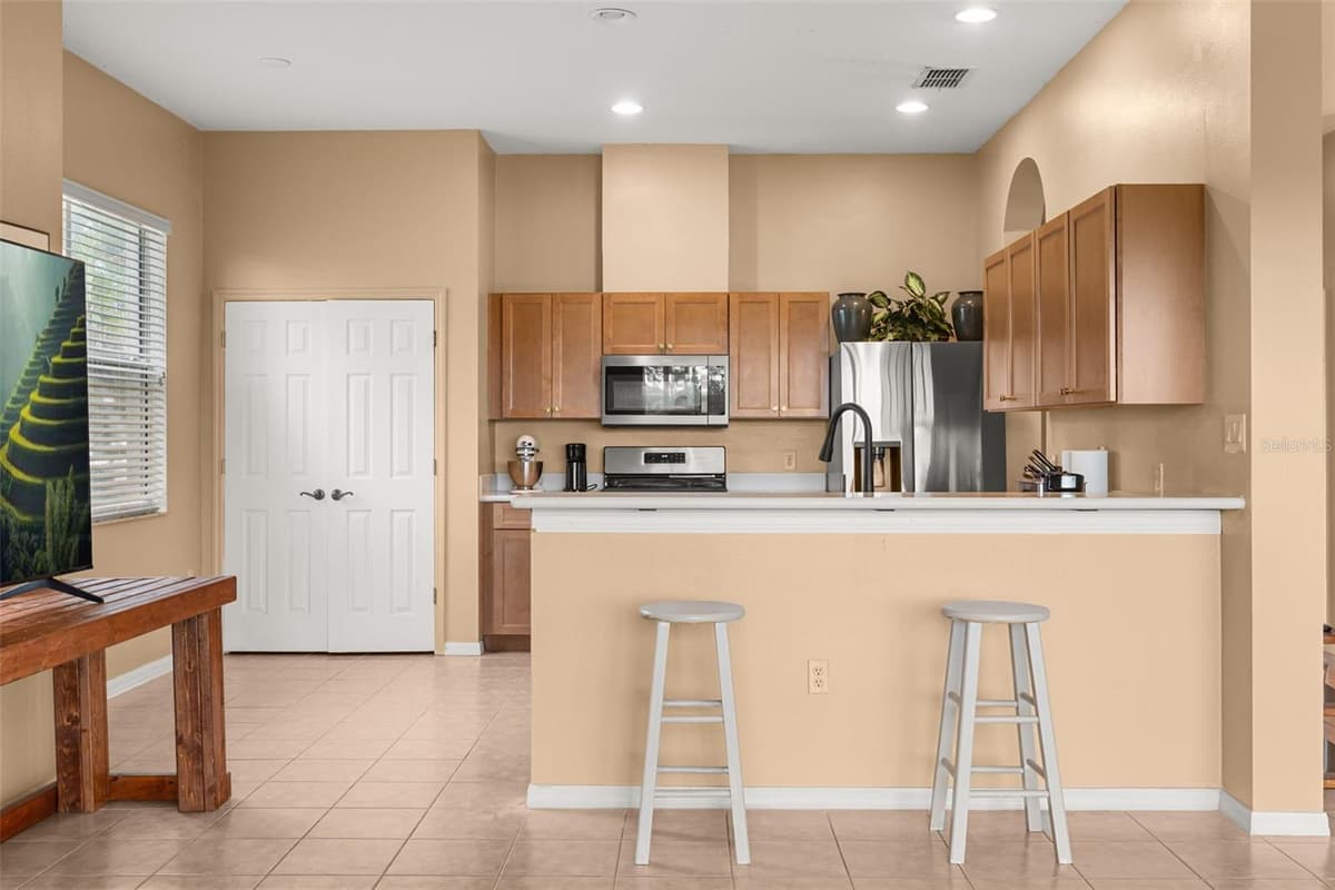 2390 CALEDONIAN STREET — photo 6 of 57