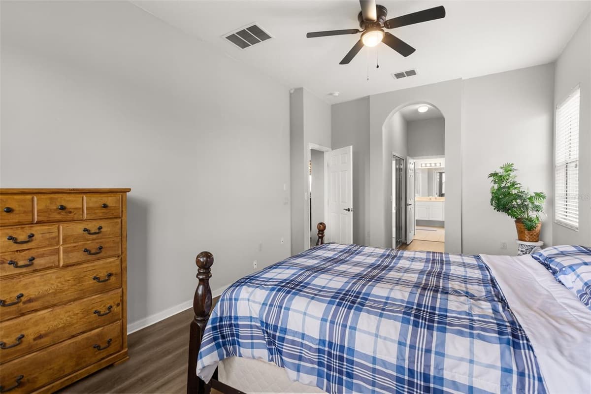 2390 CALEDONIAN STREET — photo 14 of 57