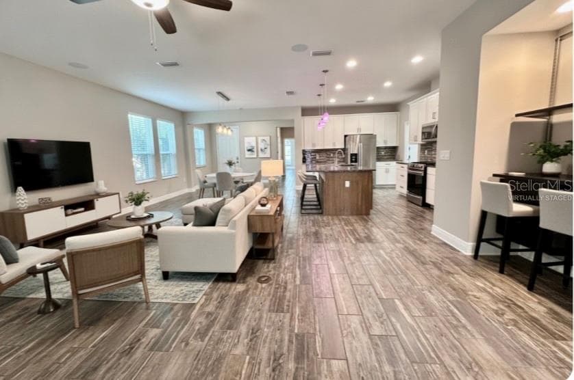 1557 AMBER LEAF CIRCLE — photo 18 of 57