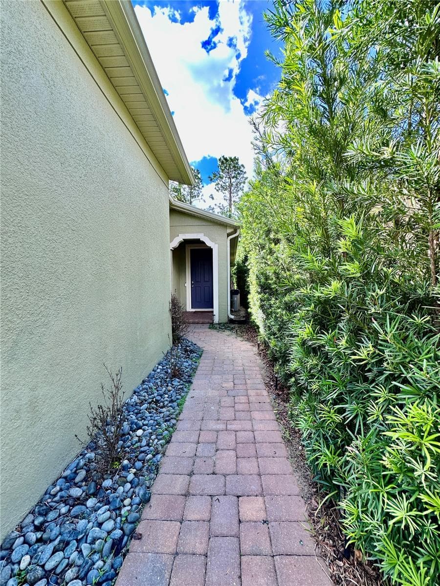 1557 AMBER LEAF CIRCLE — photo 3 of 57