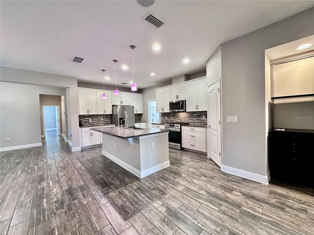 1557 AMBER LEAF CIRCLE — photo 9 of 57