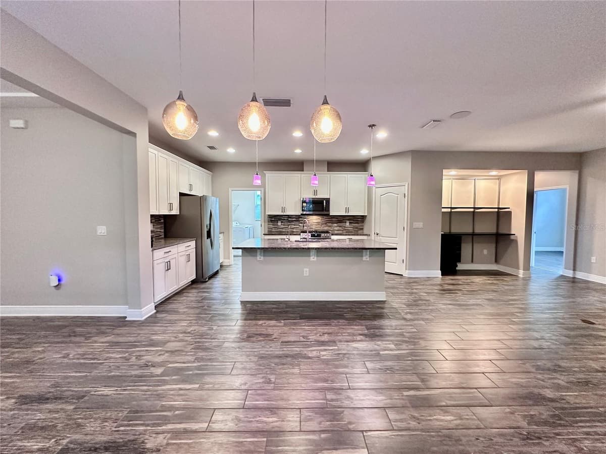 1557 AMBER LEAF CIRCLE — photo 6 of 57