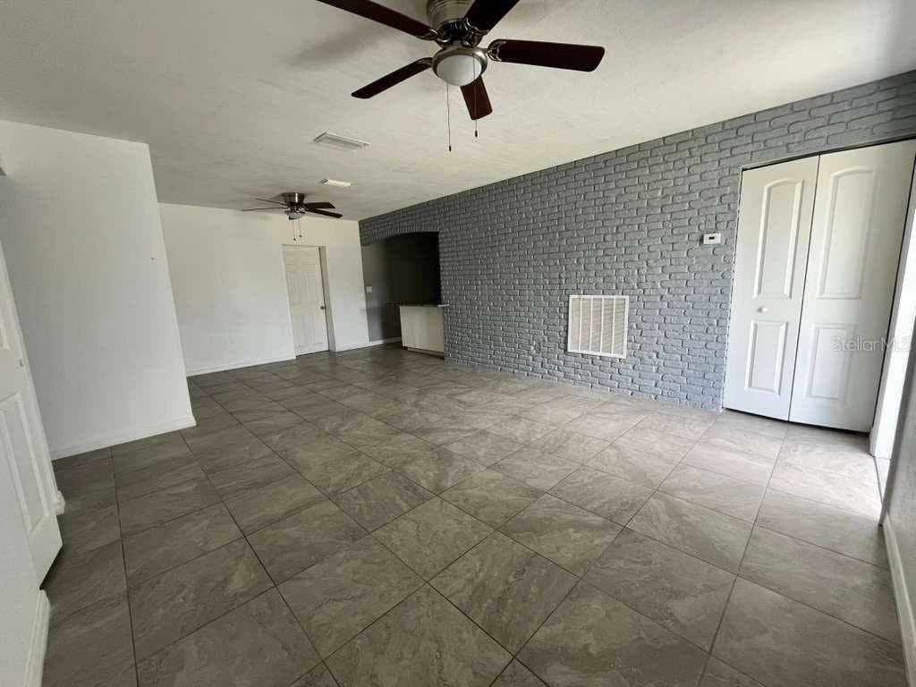 2302 DANA DRIVE — photo 4 of 11