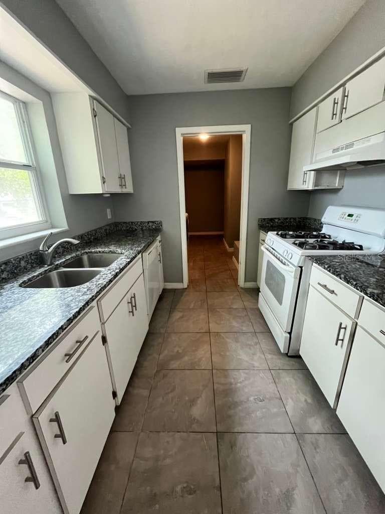 2302 DANA DRIVE — photo 5 of 11