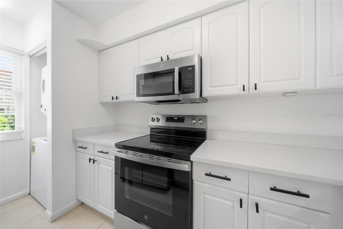 6710 121ST AVENUE — photo 9 of 30