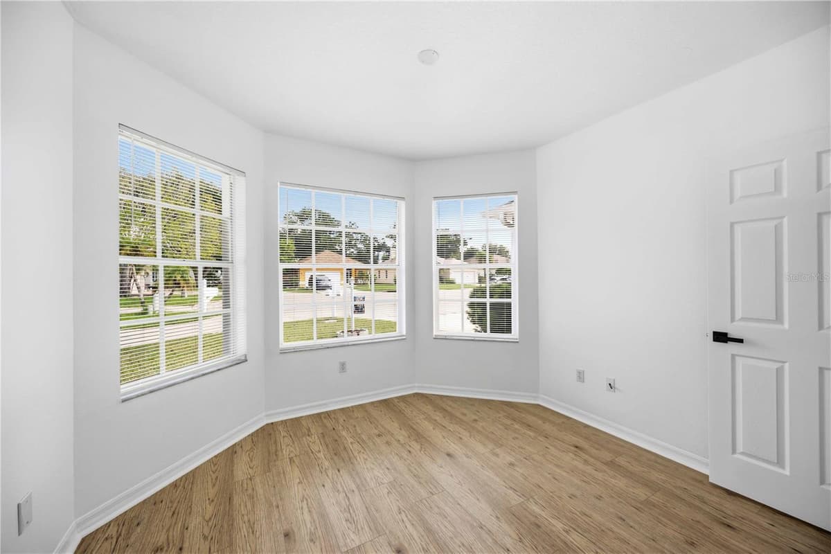 5469 ASHTON MANOR DRIVE — photo 22 of 37