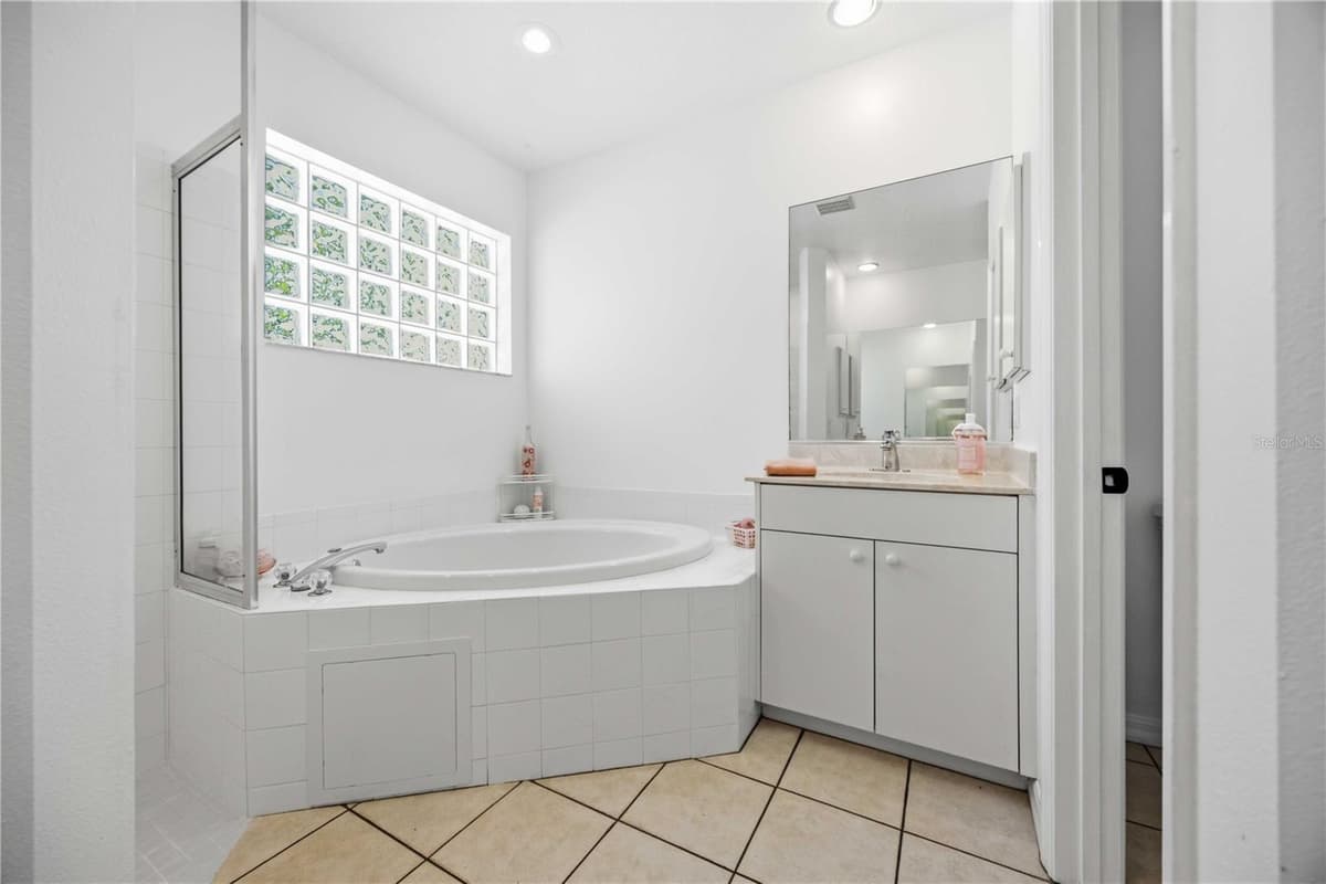 5469 ASHTON MANOR DRIVE — photo 18 of 37
