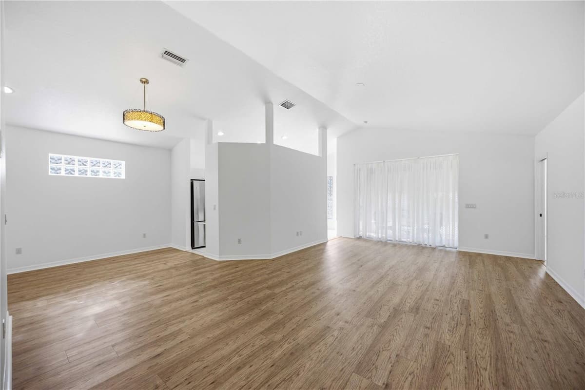 5469 ASHTON MANOR DRIVE — photo 6 of 37