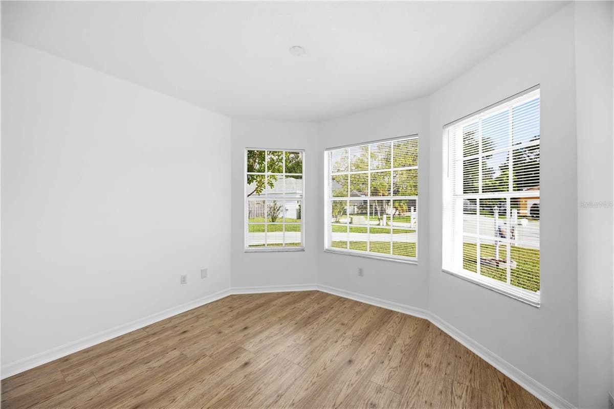 5469 ASHTON MANOR DRIVE — photo 20 of 37