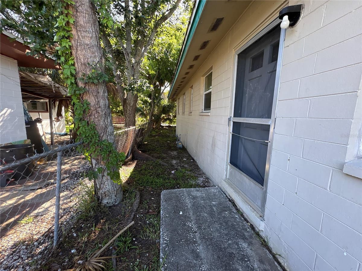 532 CAROLINE STREET — photo 15 of 19