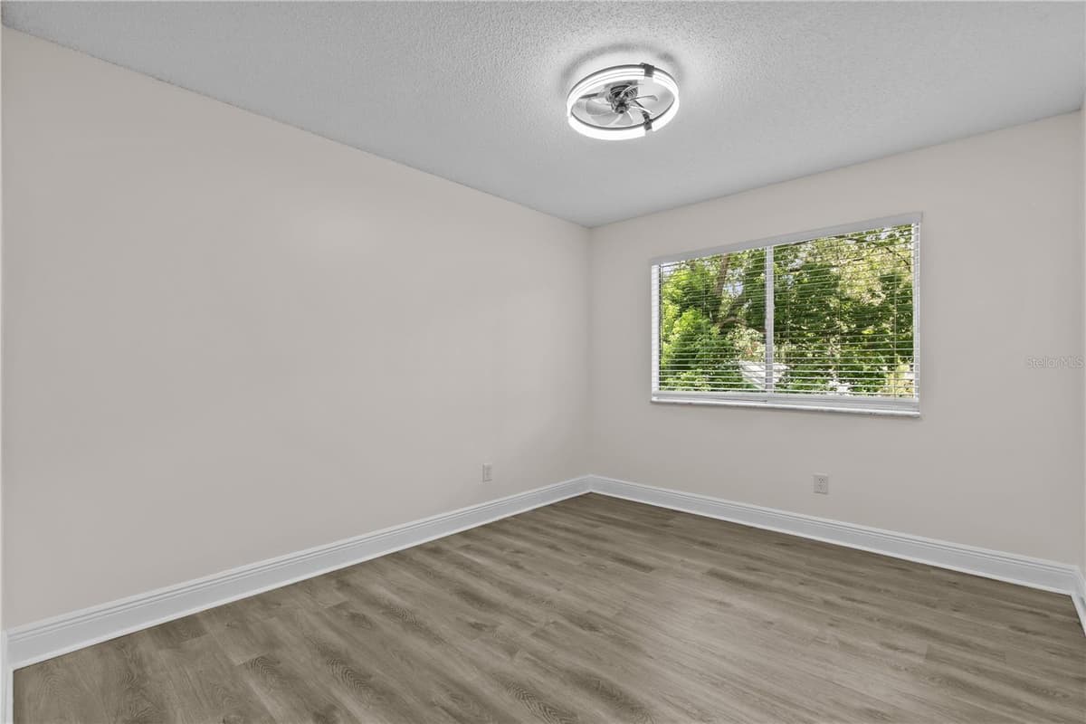 1785 SUMMIT CHASE AVENUE — photo 26 of 31