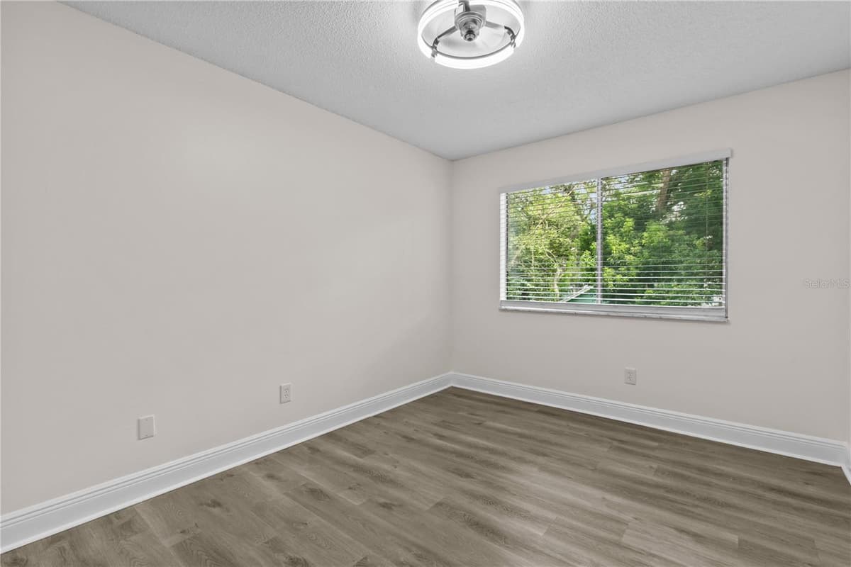 1785 SUMMIT CHASE AVENUE — photo 25 of 31