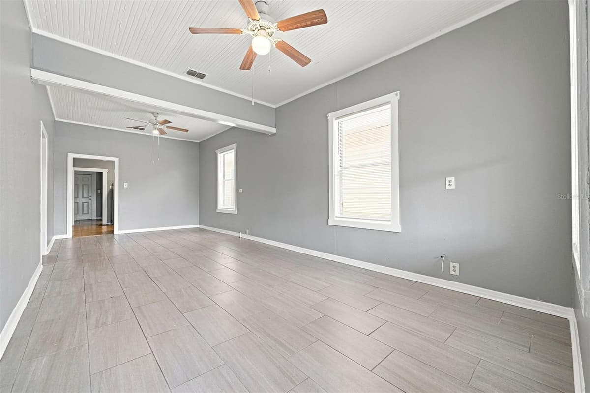 1609 LAKE AVENUE — photo 4 of 27
