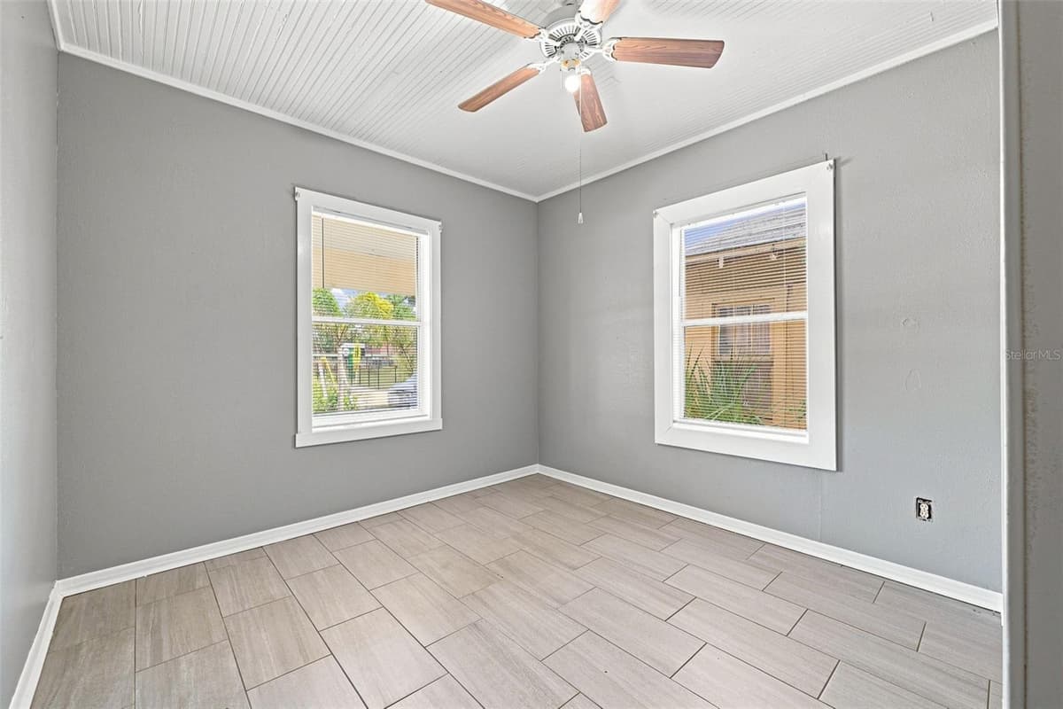 1609 LAKE AVENUE — photo 11 of 27