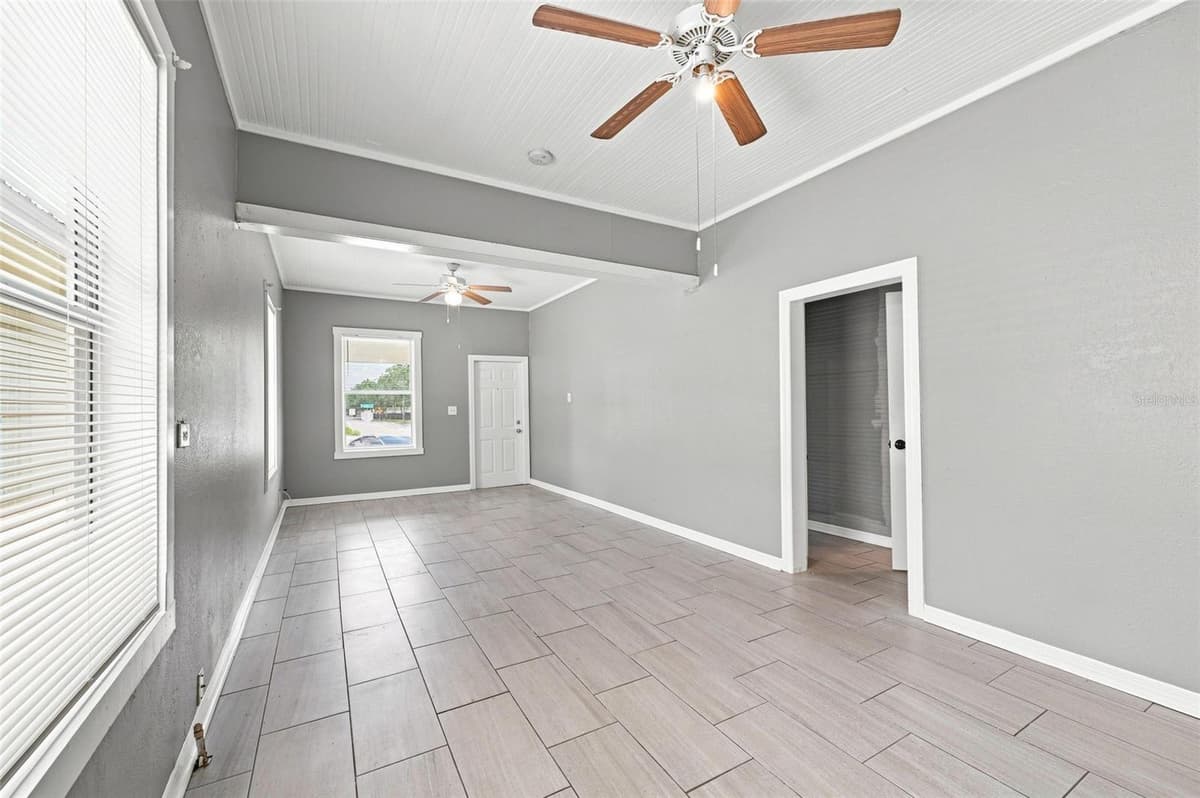 1609 LAKE AVENUE — photo 6 of 27